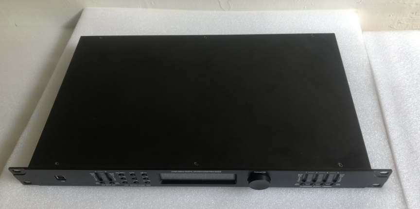 2进4出数字音频处理器 LB-P240(前)